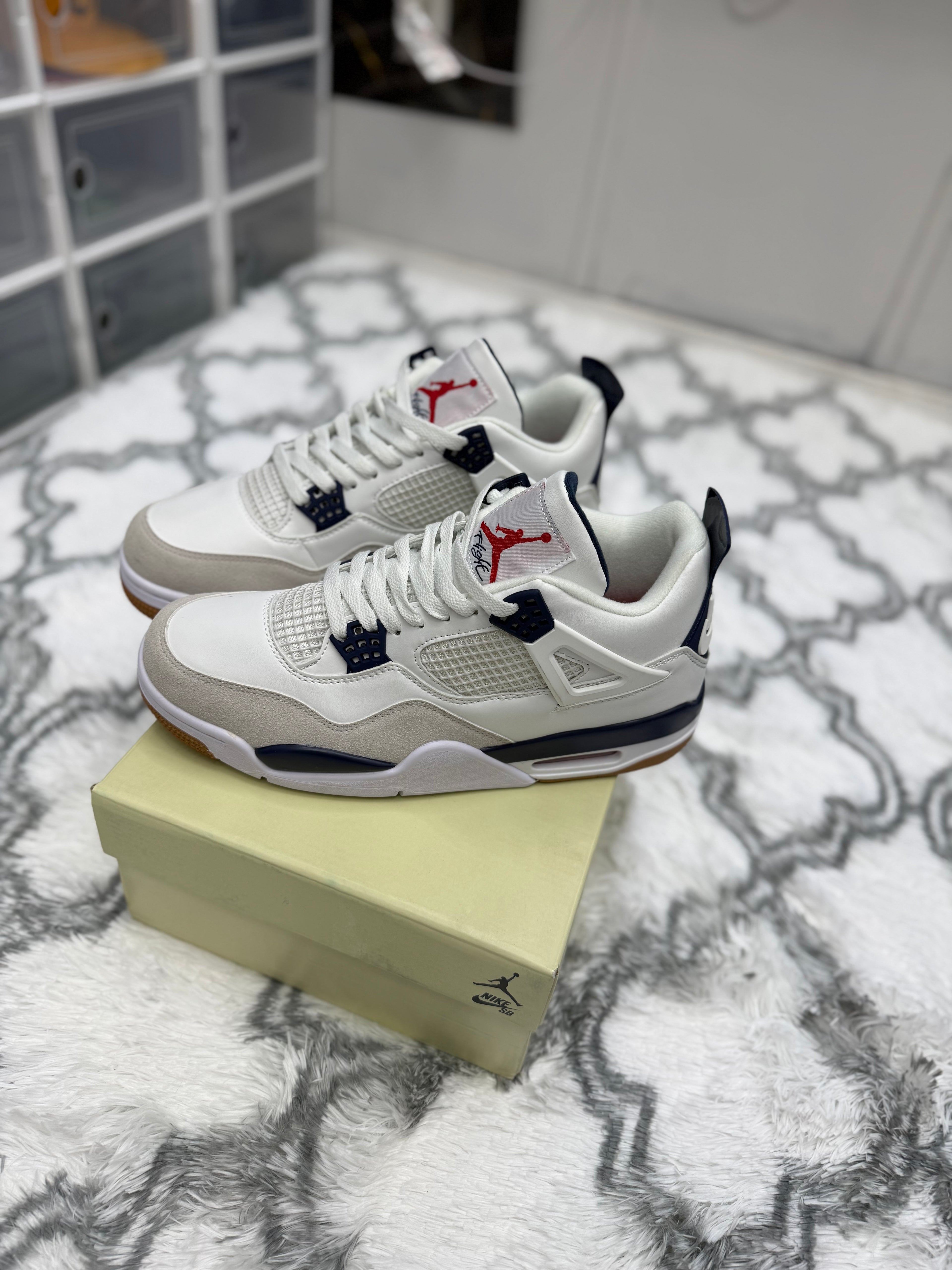 JORDAN 4 RETRO SIZE 11
