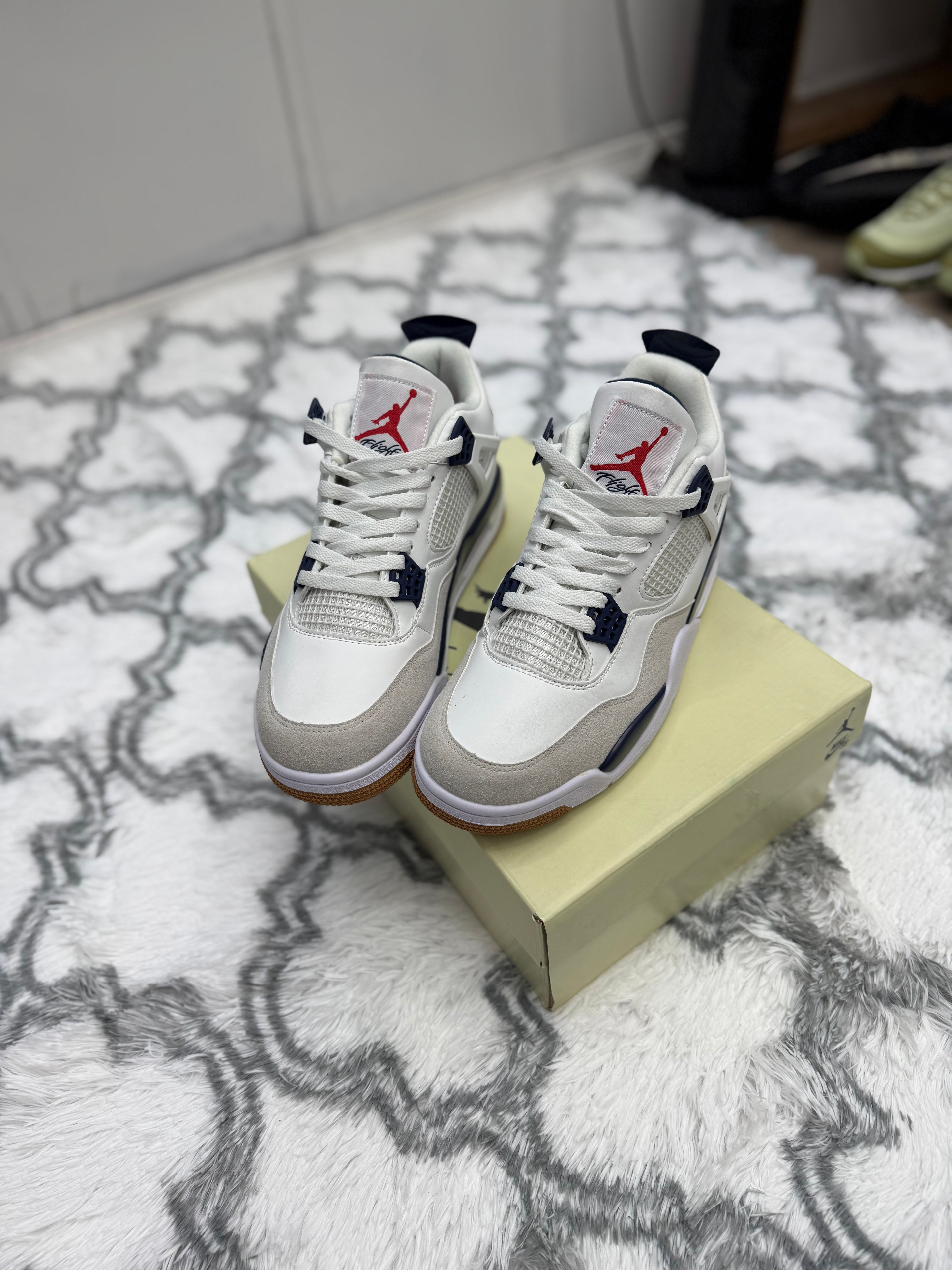 JORDAN 4 RETRO SIZE 11