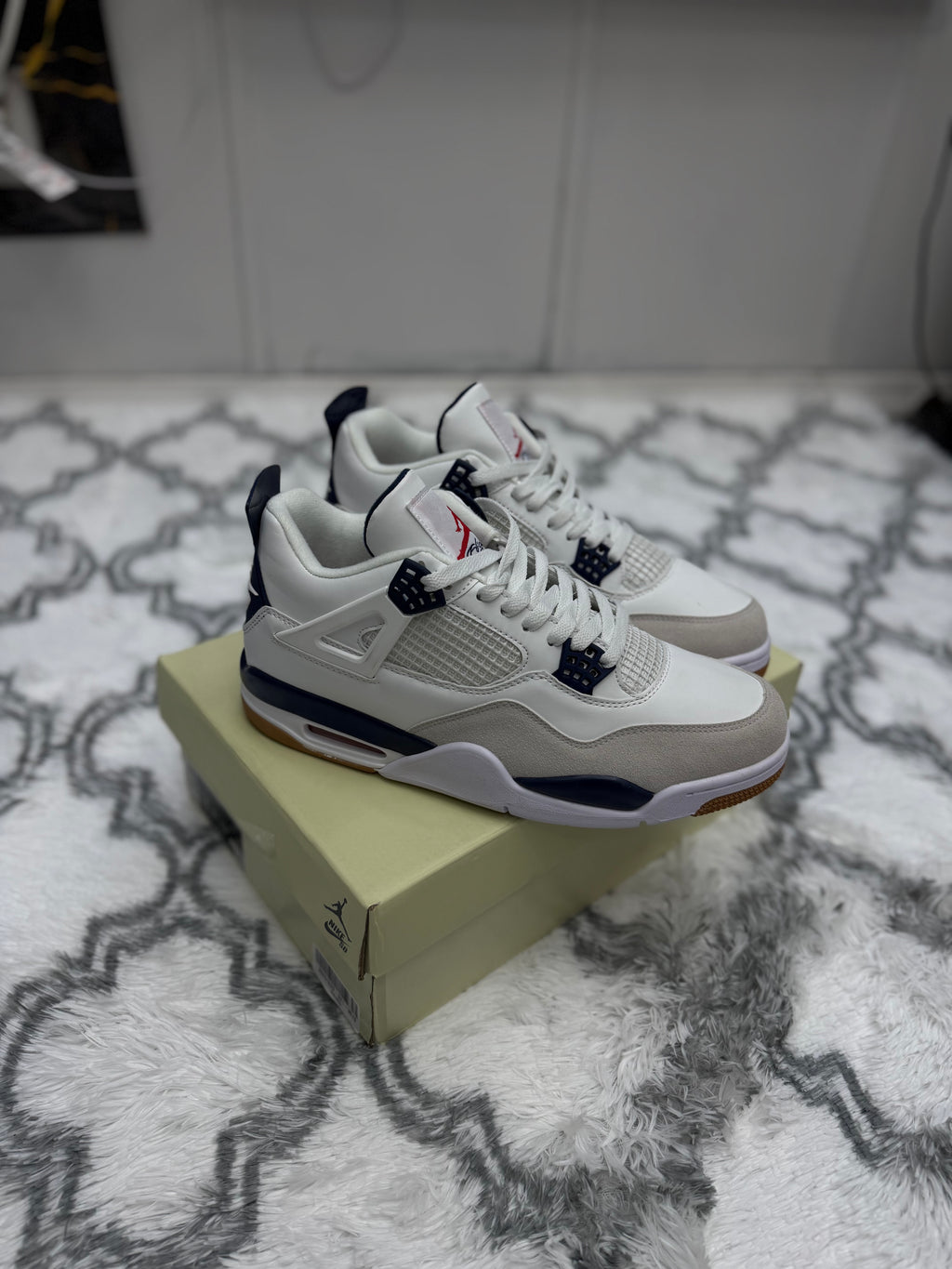 JORDAN 4 RETRO SIZE 11