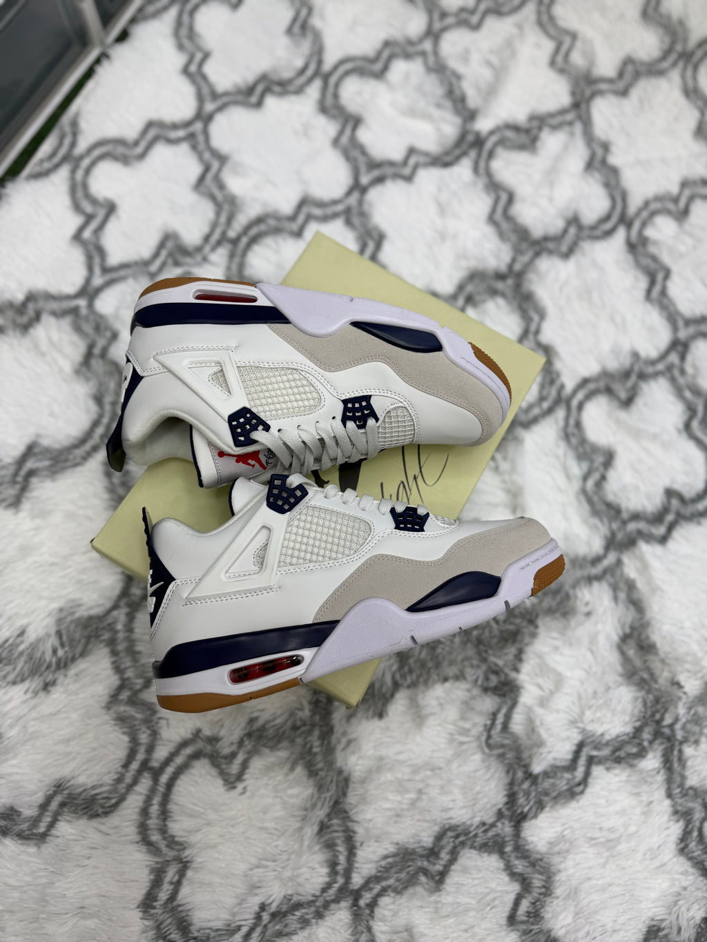 JORDAN 4 RETRO SIZE 11