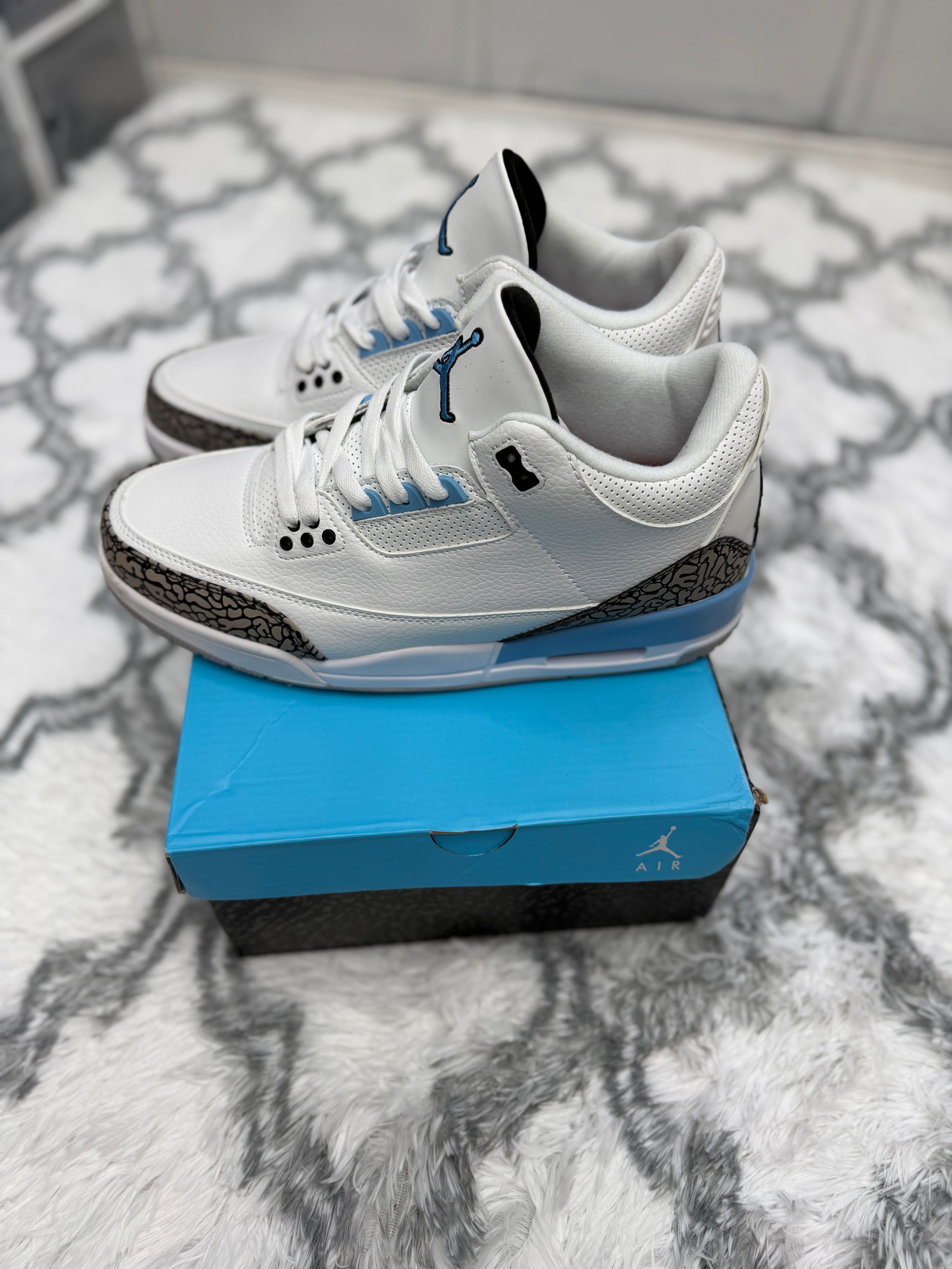 AIR JORDAN 3 RETRO SE/MUSLIN  UNIVERSITY SIZE 10
