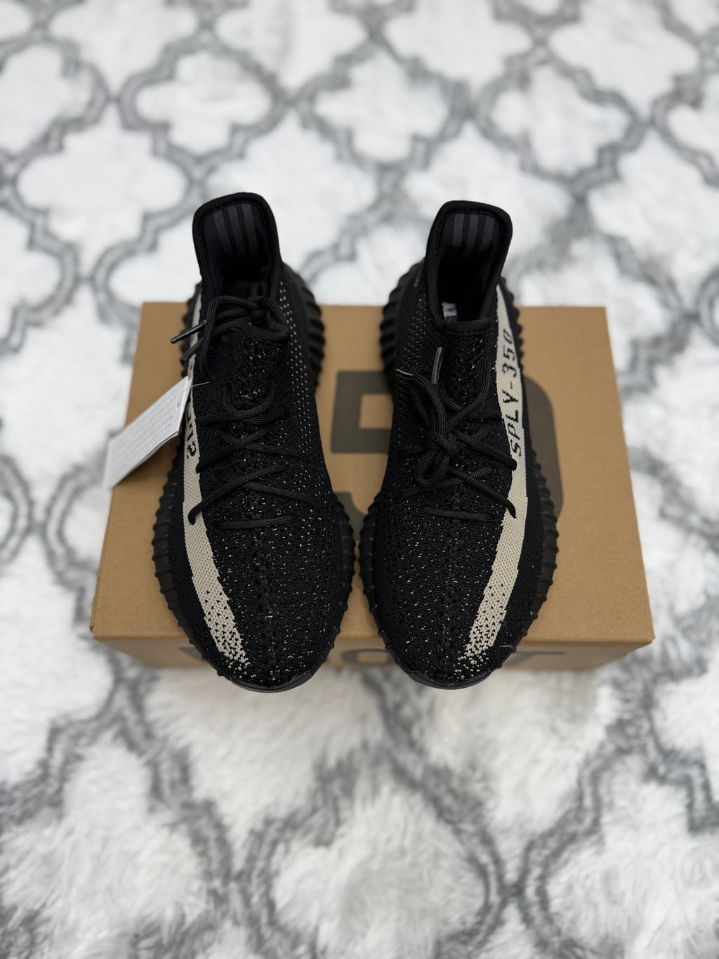 YEEZY BOOTS 350 SIZE 7.5